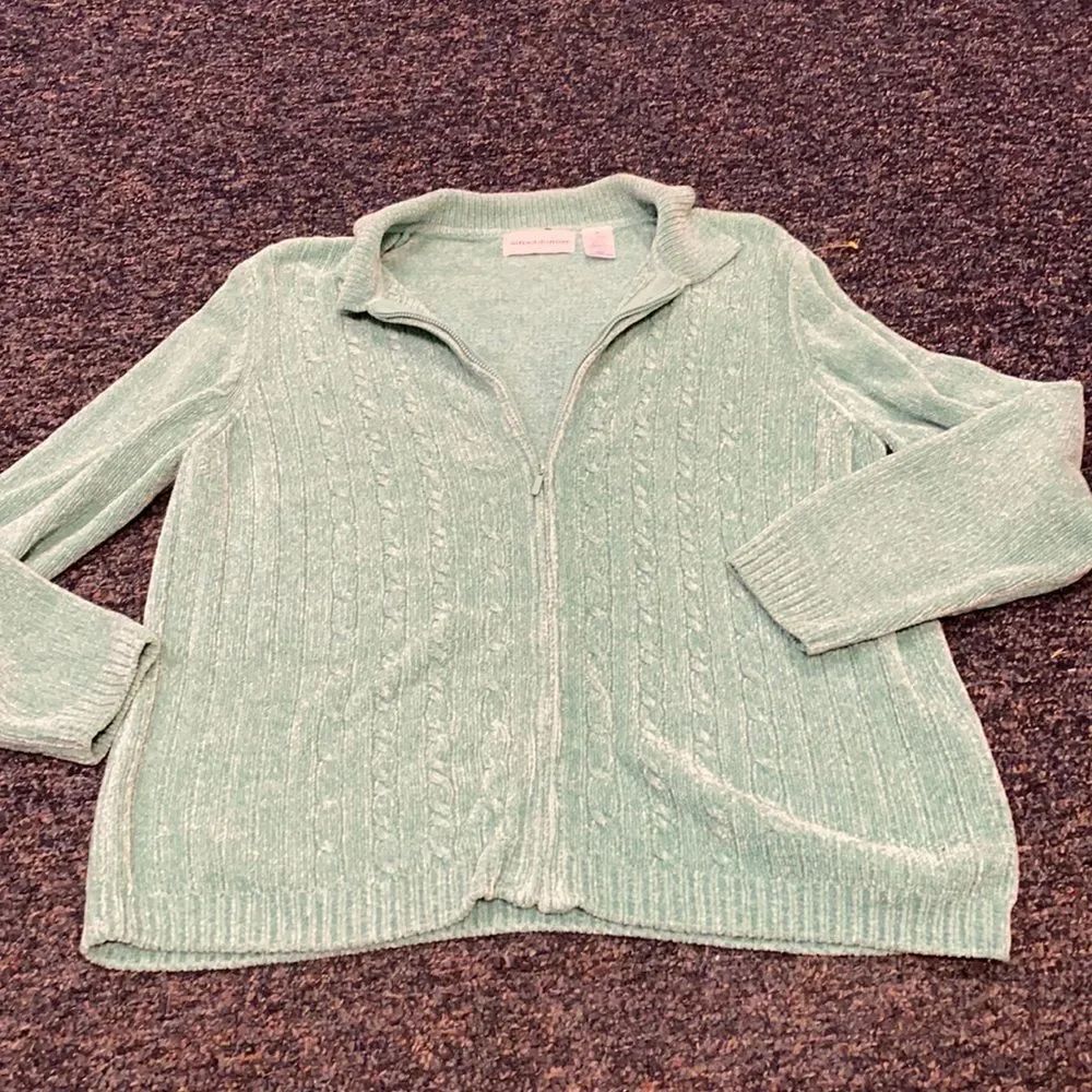 Alfred Dunner Light Green Zip up sweater sz. M